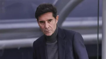 مدرب فياريال يكشف تفاصيل غضب فليك بعد مباراة الفريقين المثيرة للجدل